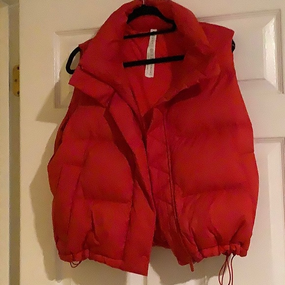 Lululemon Red Puffer Vest with Detachable Hood. Size 10 Down Fill - Picture 1 of 9